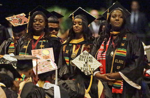 Black Twitter Hearts Bethune Cookman Grads For Protesting